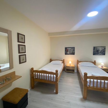 Dani Two Bedroom Home In Center Of Tirana Extérieur photo