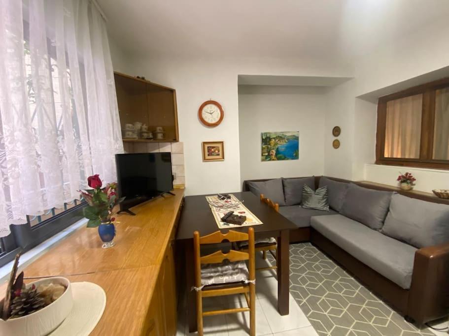 Dani Two Bedroom Home In Center Of Tirana Extérieur photo
